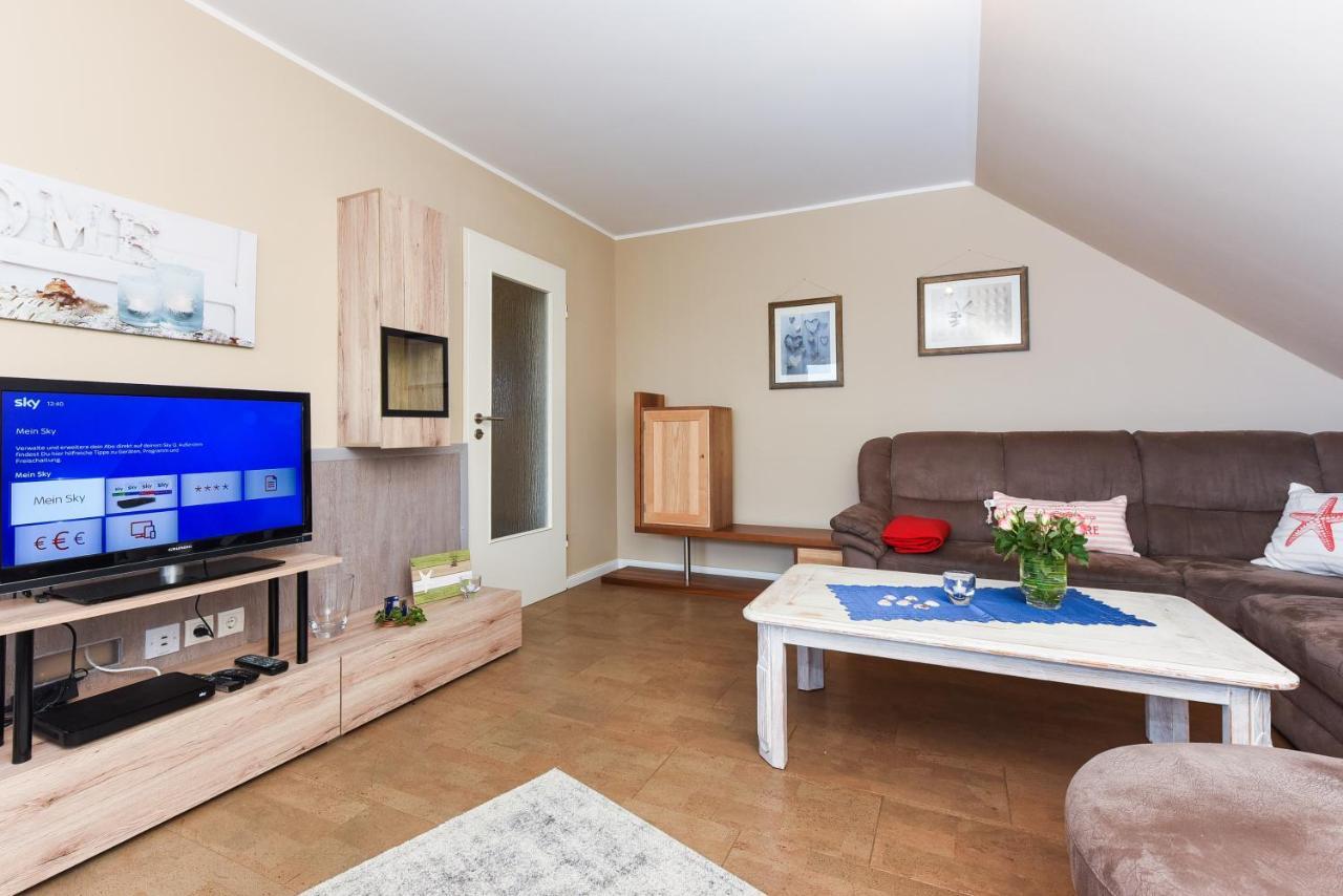 Ferienwohnung Haus Heimathafen Esens Esterno foto