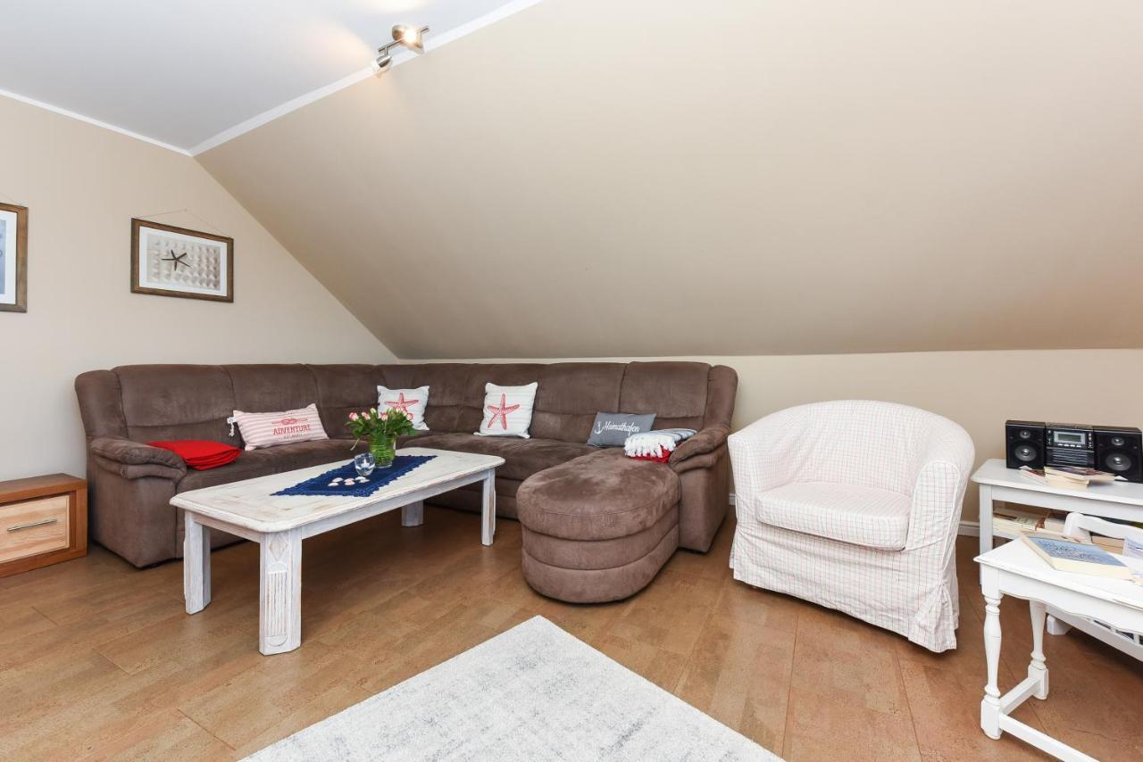 Ferienwohnung Haus Heimathafen Esens Esterno foto