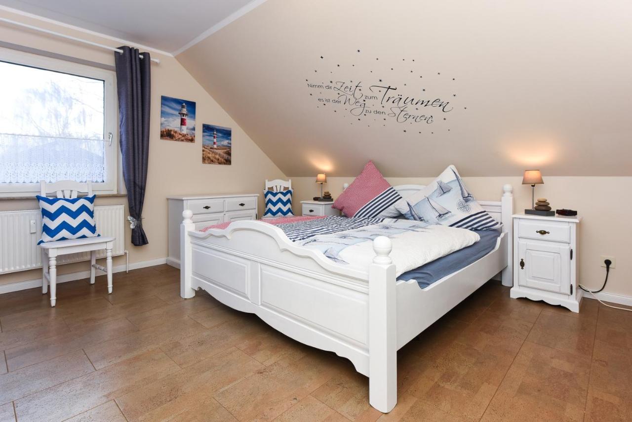 Ferienwohnung Haus Heimathafen Esens Esterno foto